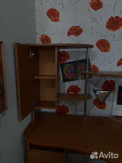 Письменный стол