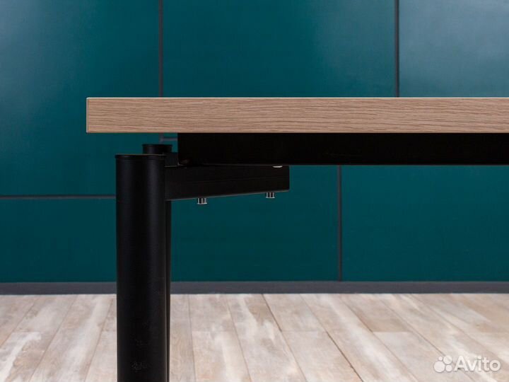 Стол в переговорную