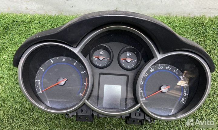 Панель приборов Chevrolet Cruze J300 2013