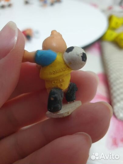 Киндеры 90 х футболисты