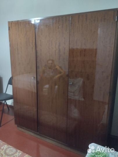 Шкаф полированный