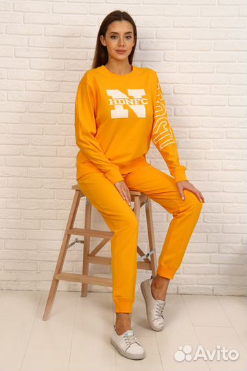 Продам женский спортивный костюм