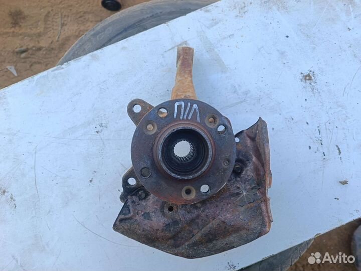 Поворотный кулак Левый Чери Амулет А15 2007 г