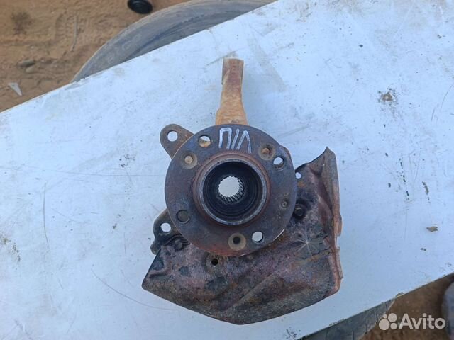 Поворотный кулак Левый Чери Амулет А15 2007 г