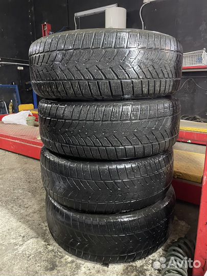 Goodyear UltraGrip Ice SUV 235/60 R18