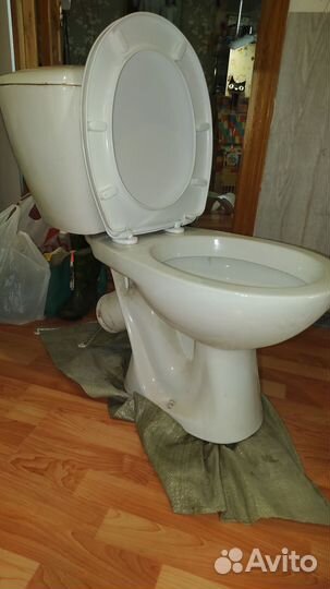 Унитазы и бачки бу
