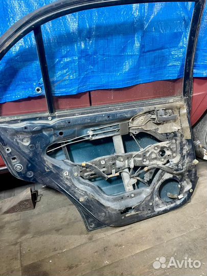 Дверь задняя левая toyota corona st 190