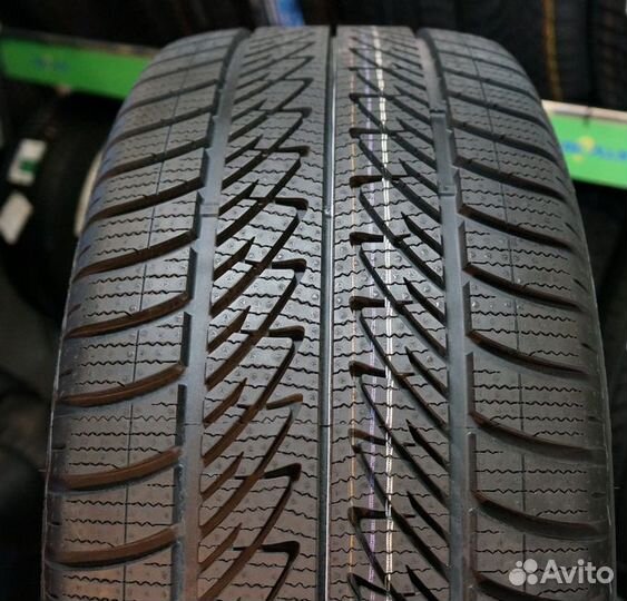 Goodyear UltraGrip 8 Performance 245/45 R18 100V