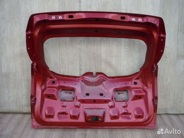 Крышка багажника №599 Renault Kaptur 2019