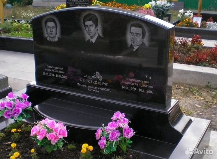 Памятник на могилу из гранита