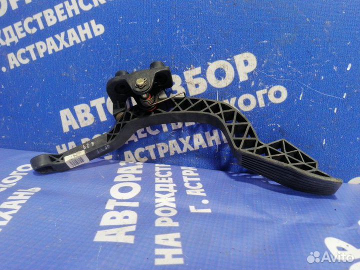 Педаль газа Hyundai Elantra Xd седан 2007