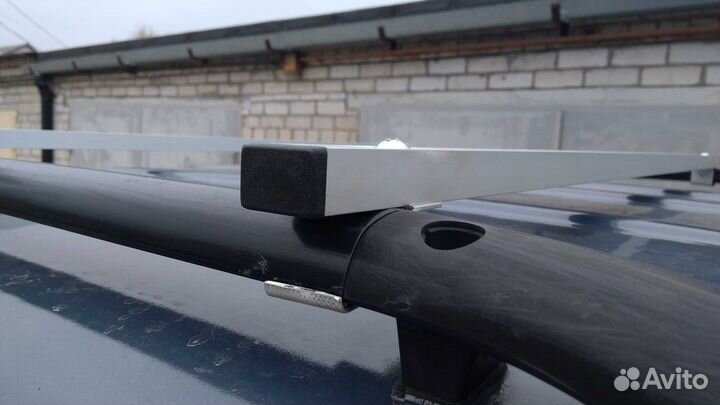 Поперечина на рейлинги