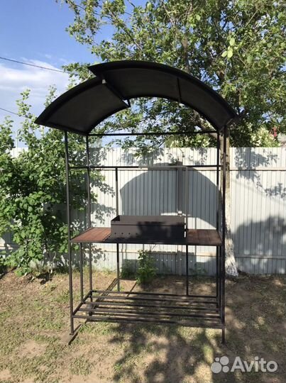 Мангал с крышей
