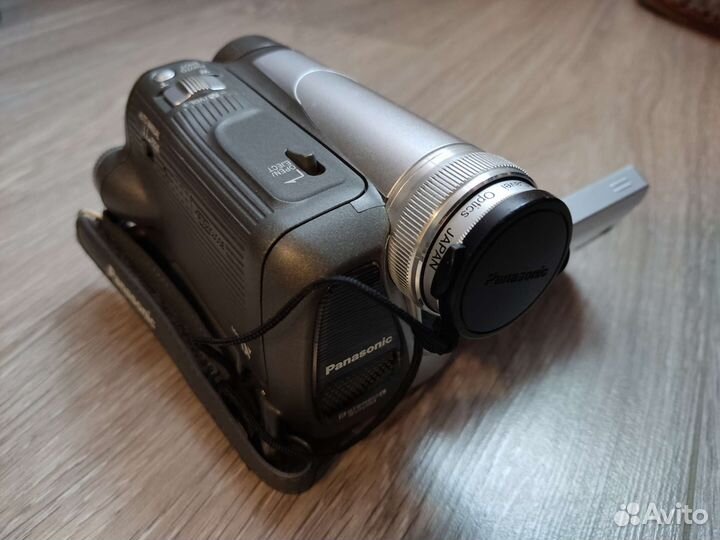 Видеокамера Panasonic NV-GS25
