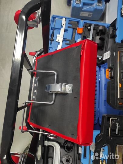 Лежак подкатной с поднимающимся подголовником