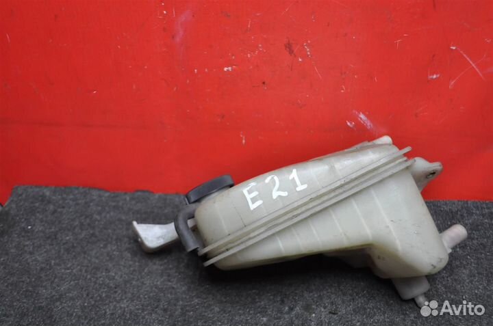 Расширительный бачок toyota auris ZRE151