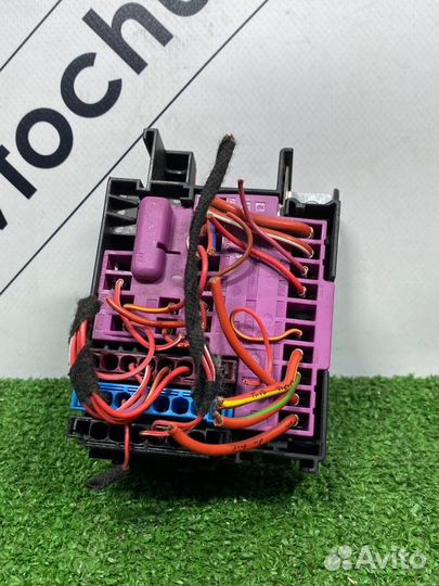 Блок предохранителей передний Mercedes-Benz