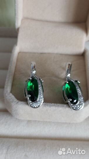 Серьги серебро 925 пробы циркон изумруд