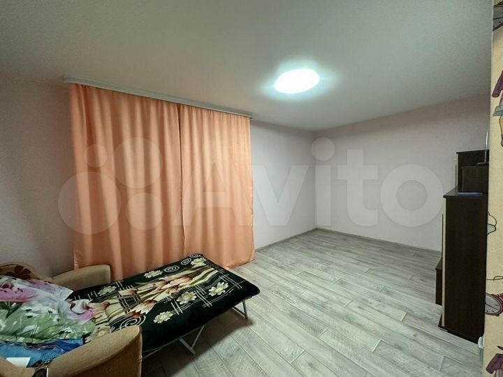 2-к. квартира, 65 м², 3/17 эт.