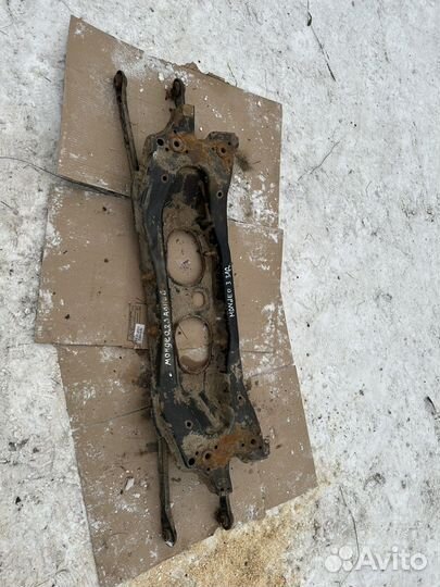 Задний подрамник Ford Mondeo 3