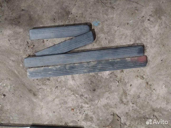 Накладки на пороги Ниссан Примера Р11