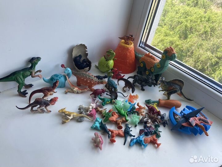 Динозавры игрушки