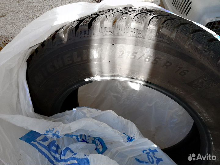 Michelin X-Ice 215/65 R16