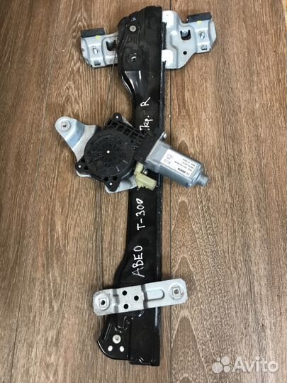 Шевроле Авео Т-300 задний правый стеклоподъемник