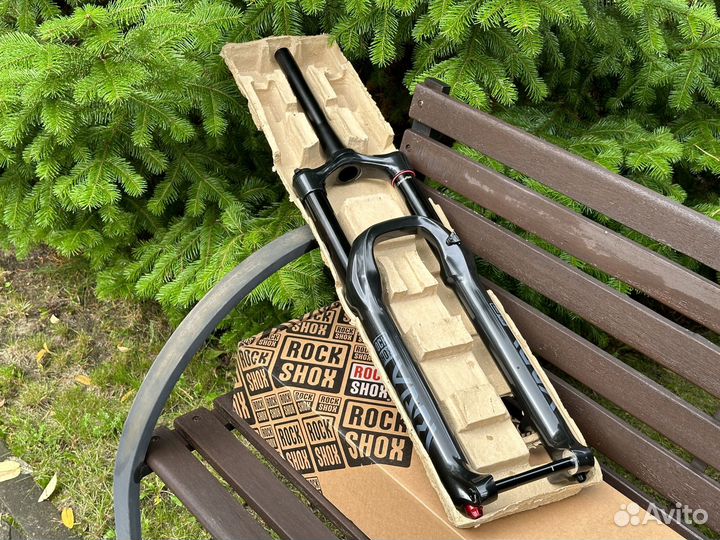 Амортизационная вилка RockShox Yari 29 180мм 2023