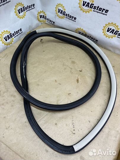 Уплотнитель двери Skoda Superb 2006