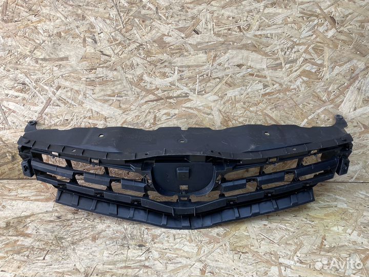 Решетка радиатора Toyota Auris