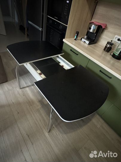 Кухонный стол