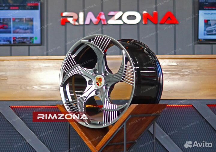 Кованые диски R20 на Porche Panamera