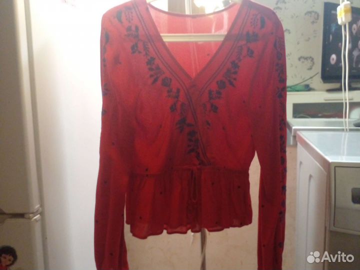 Красные вещи женские