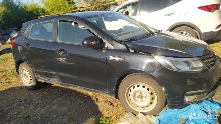 Kia Rio 1.6 МТ, 2017, битый, 115 000 км