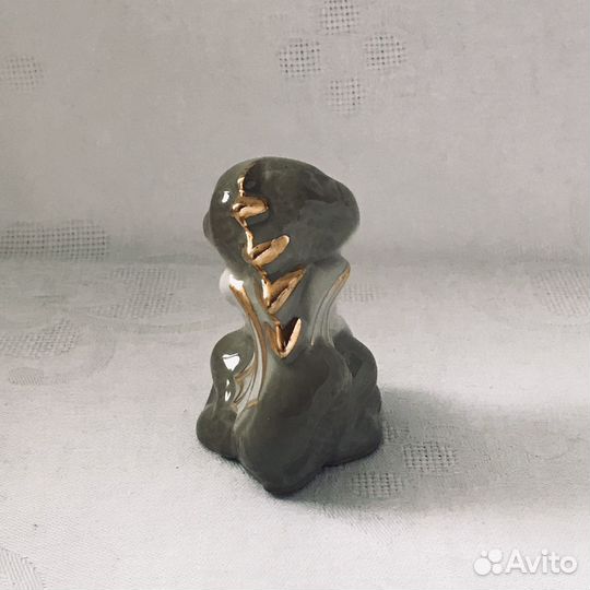 Фарфоровая фигурка дракона