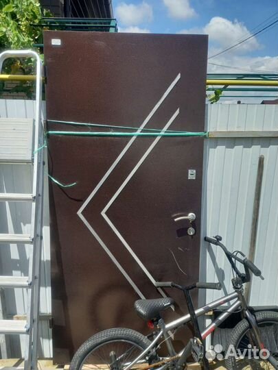 Металлическая дверь бу