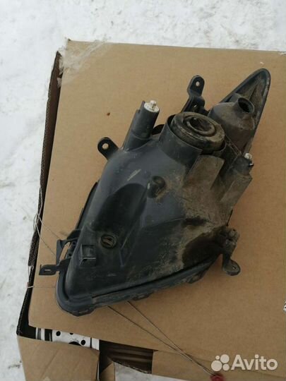 Toyota ist (scionXa) Фара Правая (Оригинал)