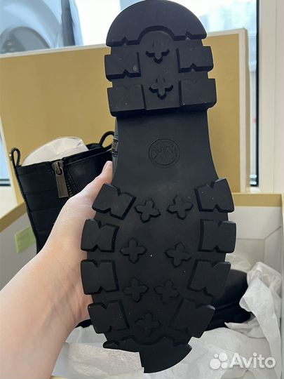 Ботинки женские демисезонные 35 размер