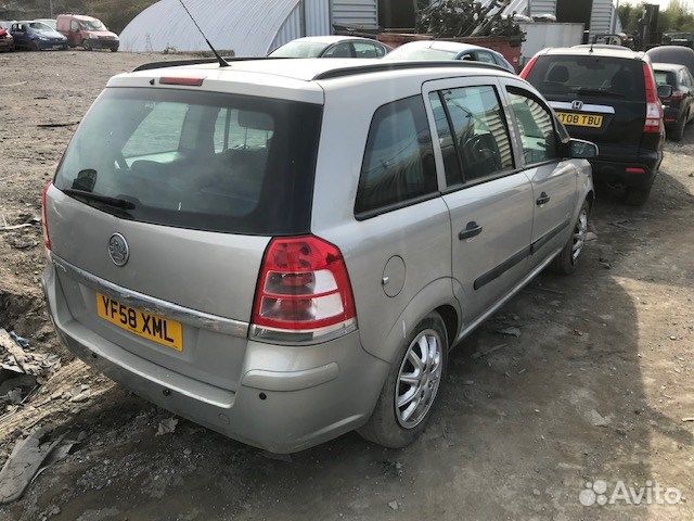 Разбор на запчасти Opel Zafira B 2005-2012