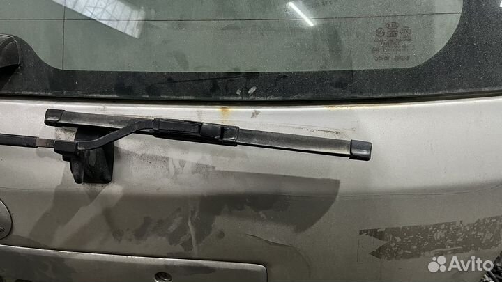 Крышка багажника Kia sorento 1