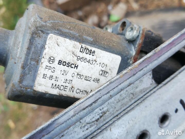 Стеклоподъемник двери Джили Эмгранд EC-7