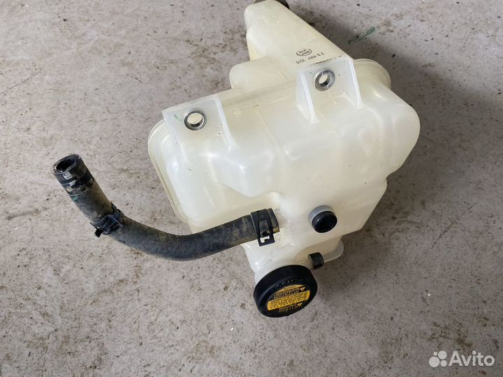 Бачок расширительный Toyota Hilux 8