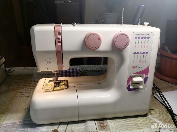 Швейная машина