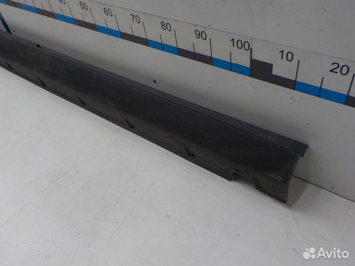 Накладка порога правого Kia Sorento 2009