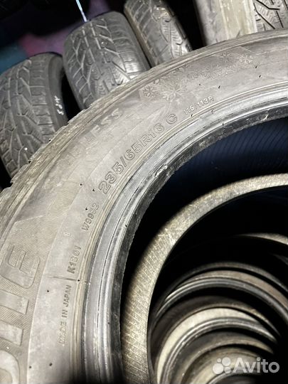 Bridgestone Blizzak W995 235/65 R16C