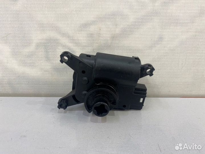 Сервопривод заслонки отопителя Volkswagen Touareg