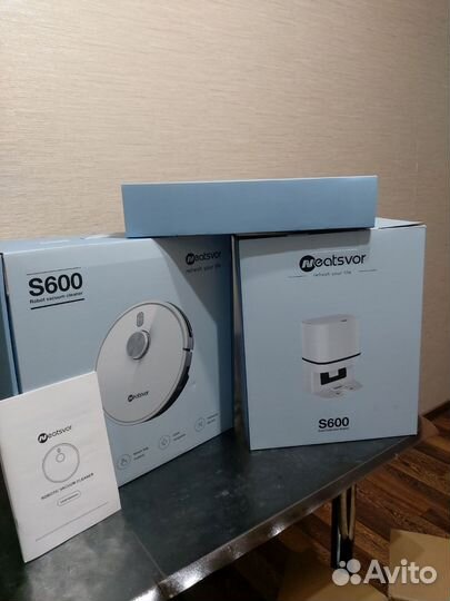 Робот пылесос со станцией самоочистки, моющий