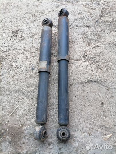 Задние амортизаторы Сузуки гранд Витара