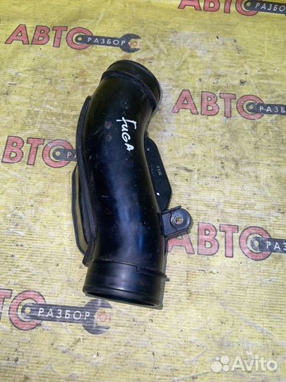 Патрубок воздушного фильтра Nissan Fuga Y50 VQ35DE